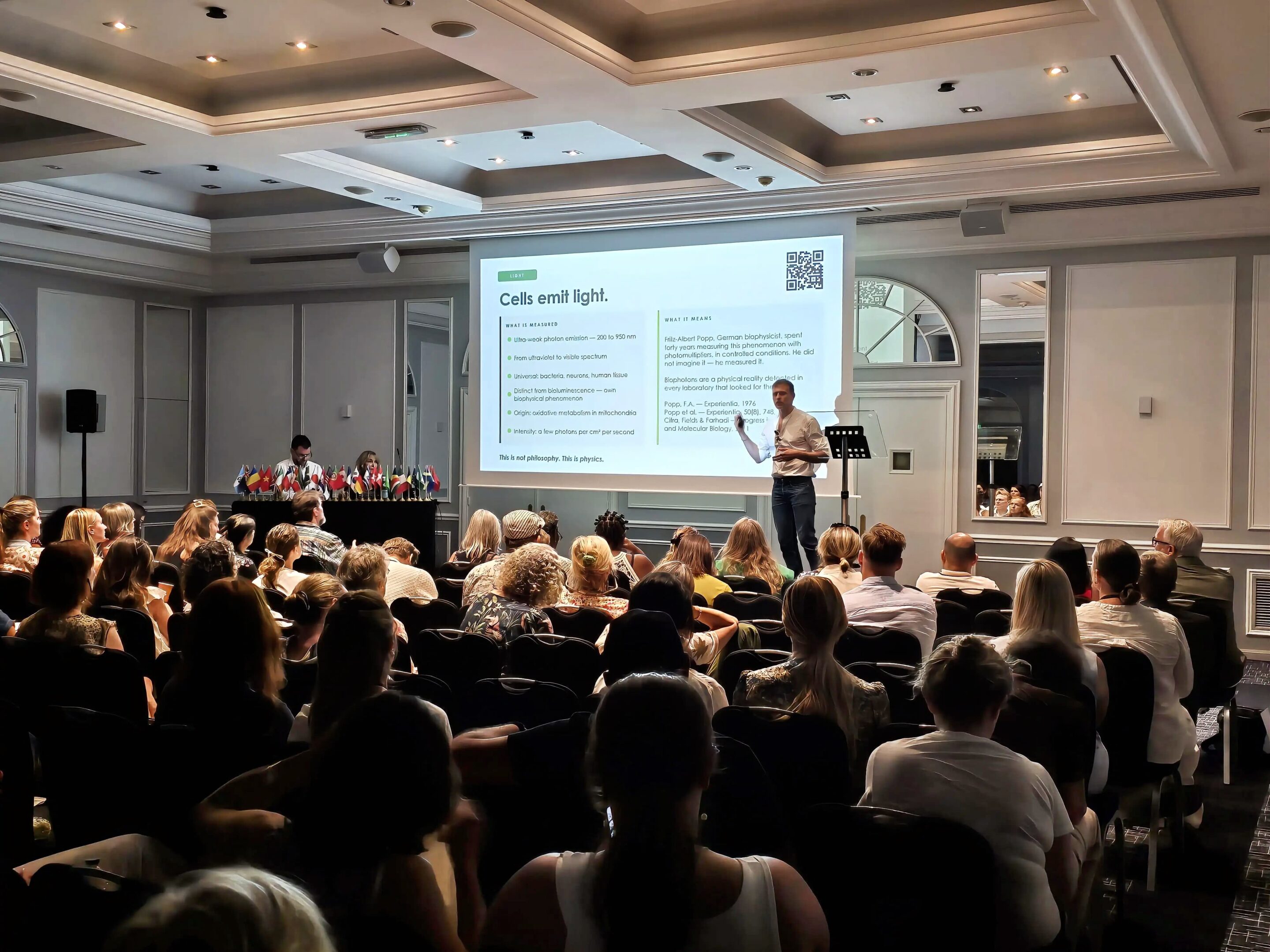 Loïc Ternisien, naturopathe et facilitateur en neuro-constellations familiales, conférencier au congrès international ICNM