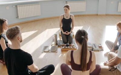 Pourquoi je pratique les constellations familiales uniquement en groupe